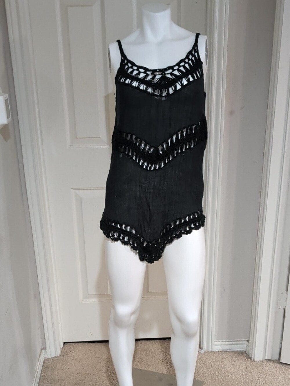Black Crochet-Trim Acrylic Cut-Out Sleeveless Women's Tunic Cover-Up Women's S/M